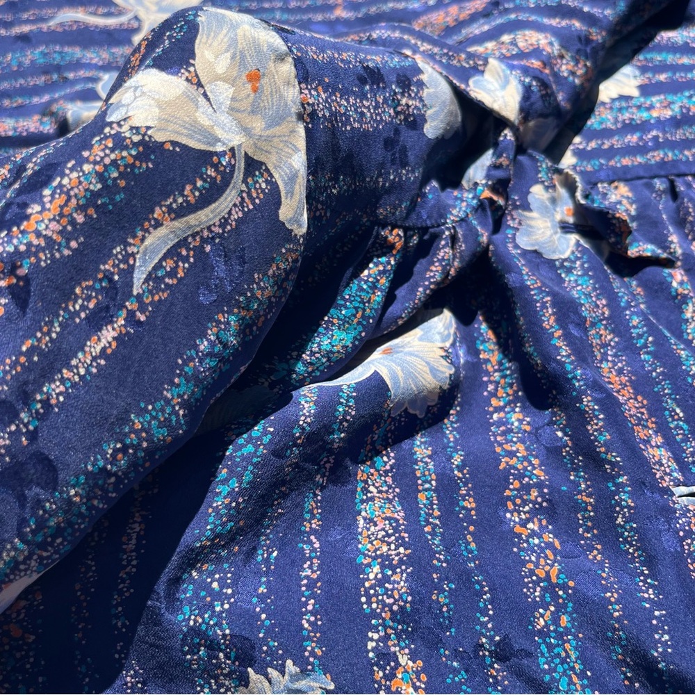 Vintage 100% Silk Tie Neck Blouse – Midnight Blue Abstract Moth & Ikat Motif S/M - Picture 11 of 13